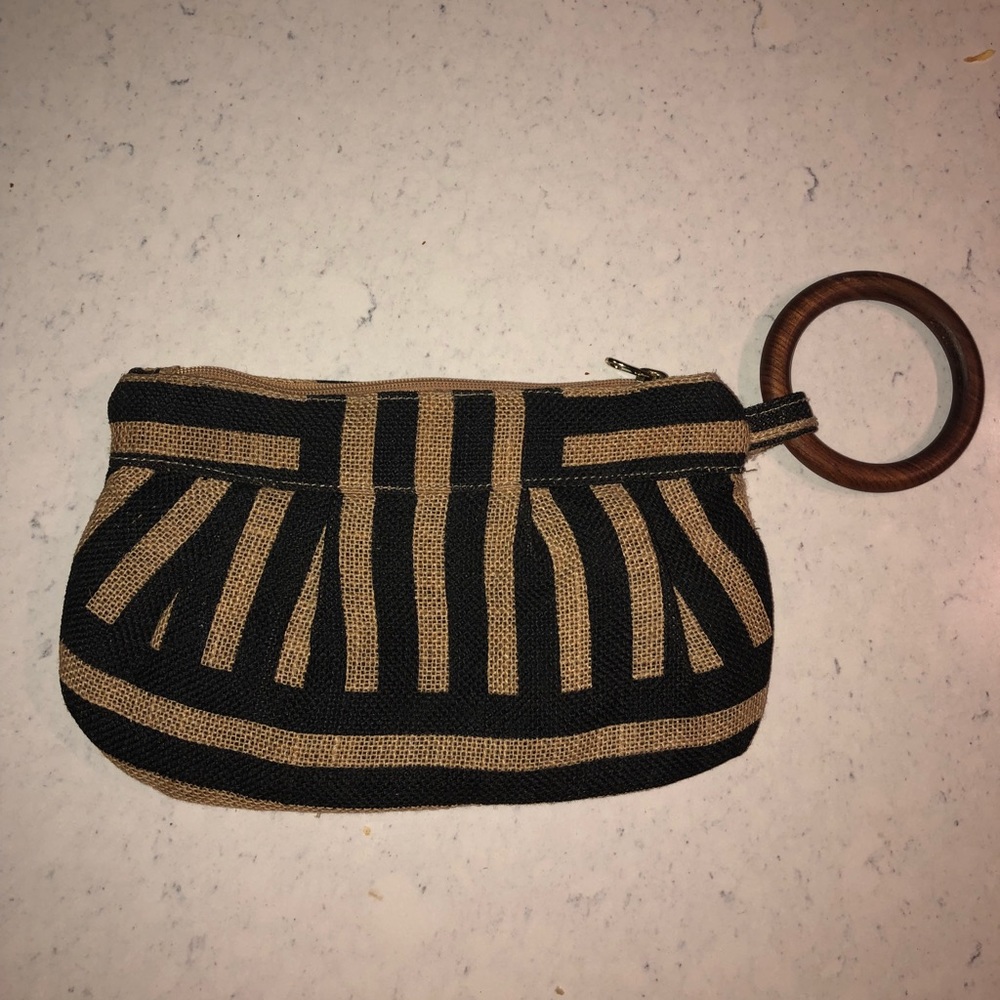 Super cute clutch 🛍